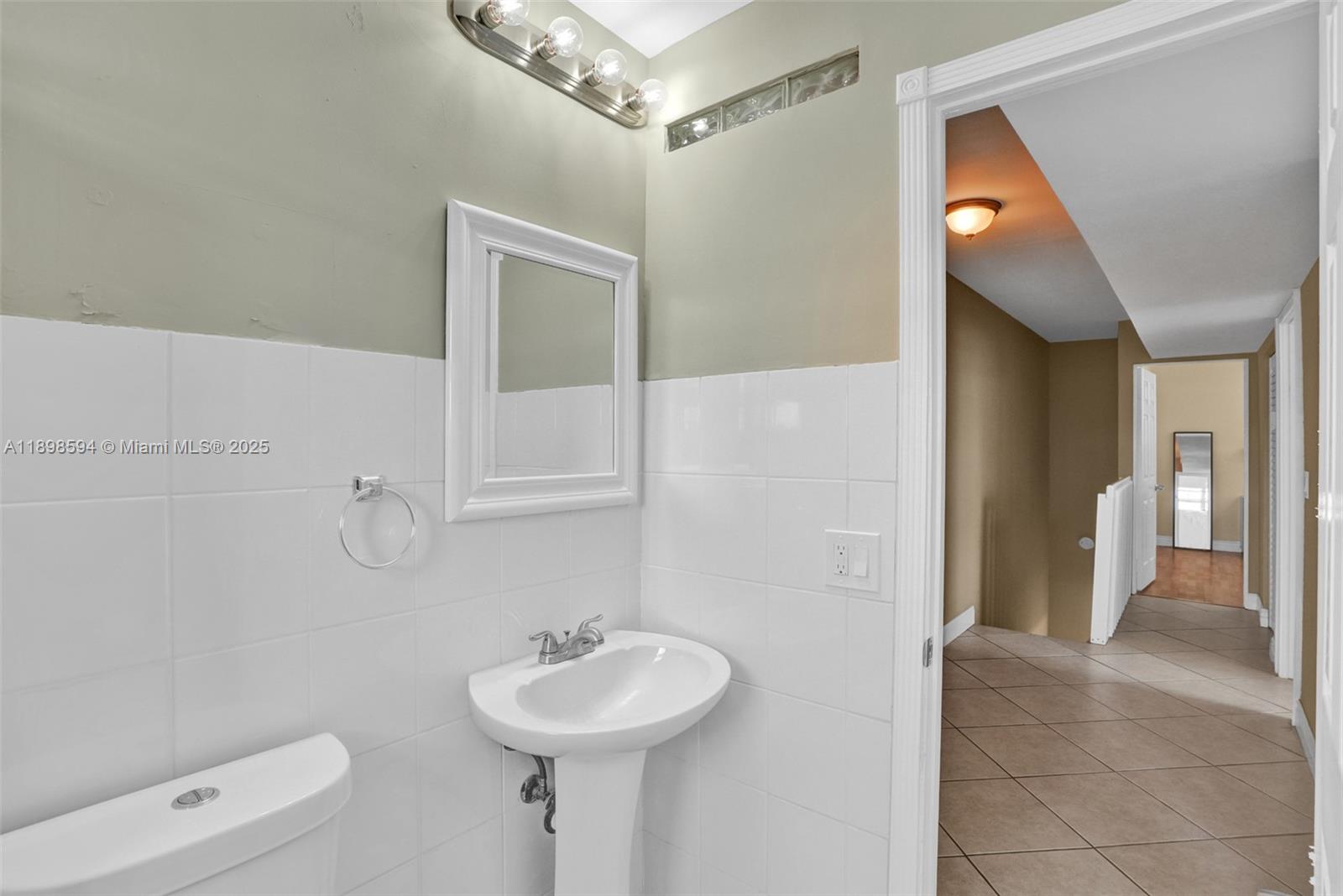 MANGO HILL CONDO NO 2 - Residential