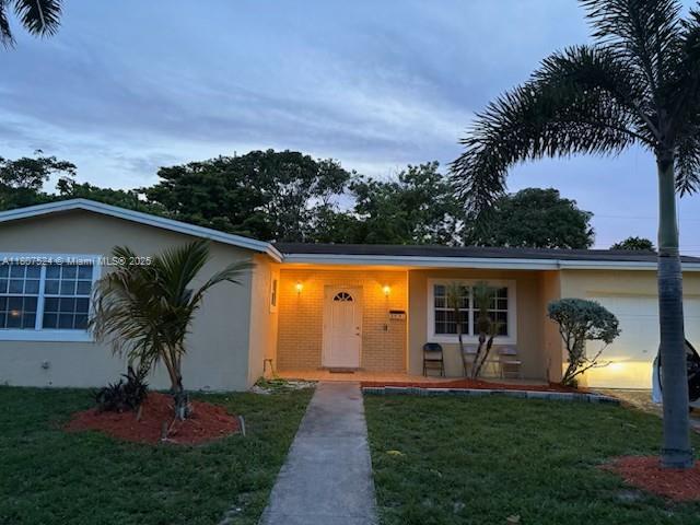 Beautiful 3/2 with 1 car Garage in Central Broward County. Features Kitchen with new Countertops, Back Splash, Custom Wood Cabinets & Appliances. Ceramic Tiles for Floors. Fenced Back Yard for kids to play safely or host a Bar-b-q / party with friends. 15-25 minutes to Fort Lauderdale Int'l Airport. 15 minutes to White Sand Beaches. 25 minutes to Sawgrass Mills Mall for Shopping & Upscale Restaurants. No HOA.