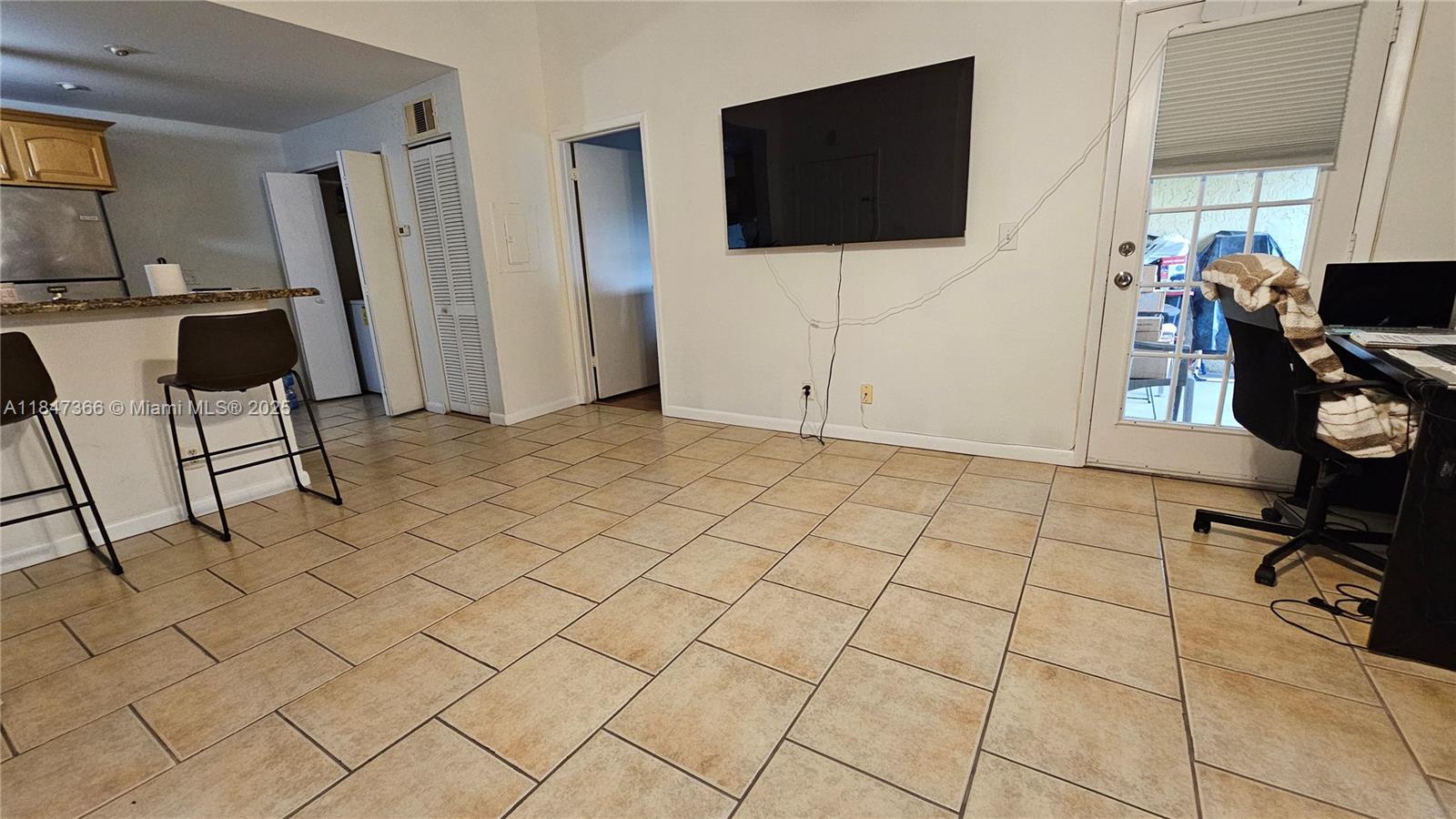 Modern 1-bedroom, 1-bath condo available now for $1,750/month. Open layout with updated kitchen, stainless steel appliances, in-unit laundry, and private balcony. Spacious bedroom with large closet. Secure building with elevator, fitness center, and optional parking. Close to shops, restaurants, parks, and transit. Water included. Tenant pays hydro. No smoking. Small pets considered.