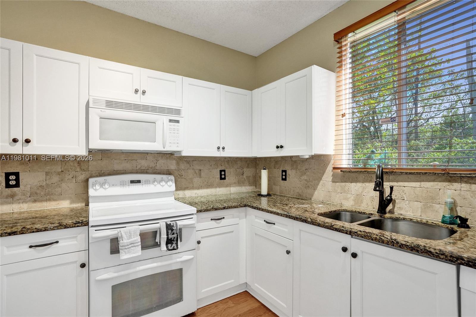 SAWGRASS EXCHANGE PLAT - Residential