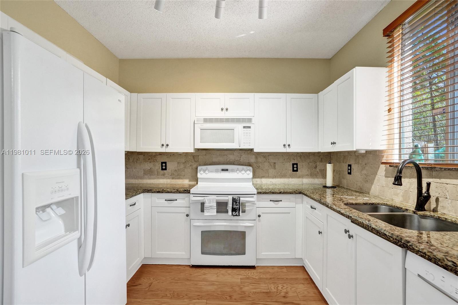 SAWGRASS EXCHANGE PLAT - Residential