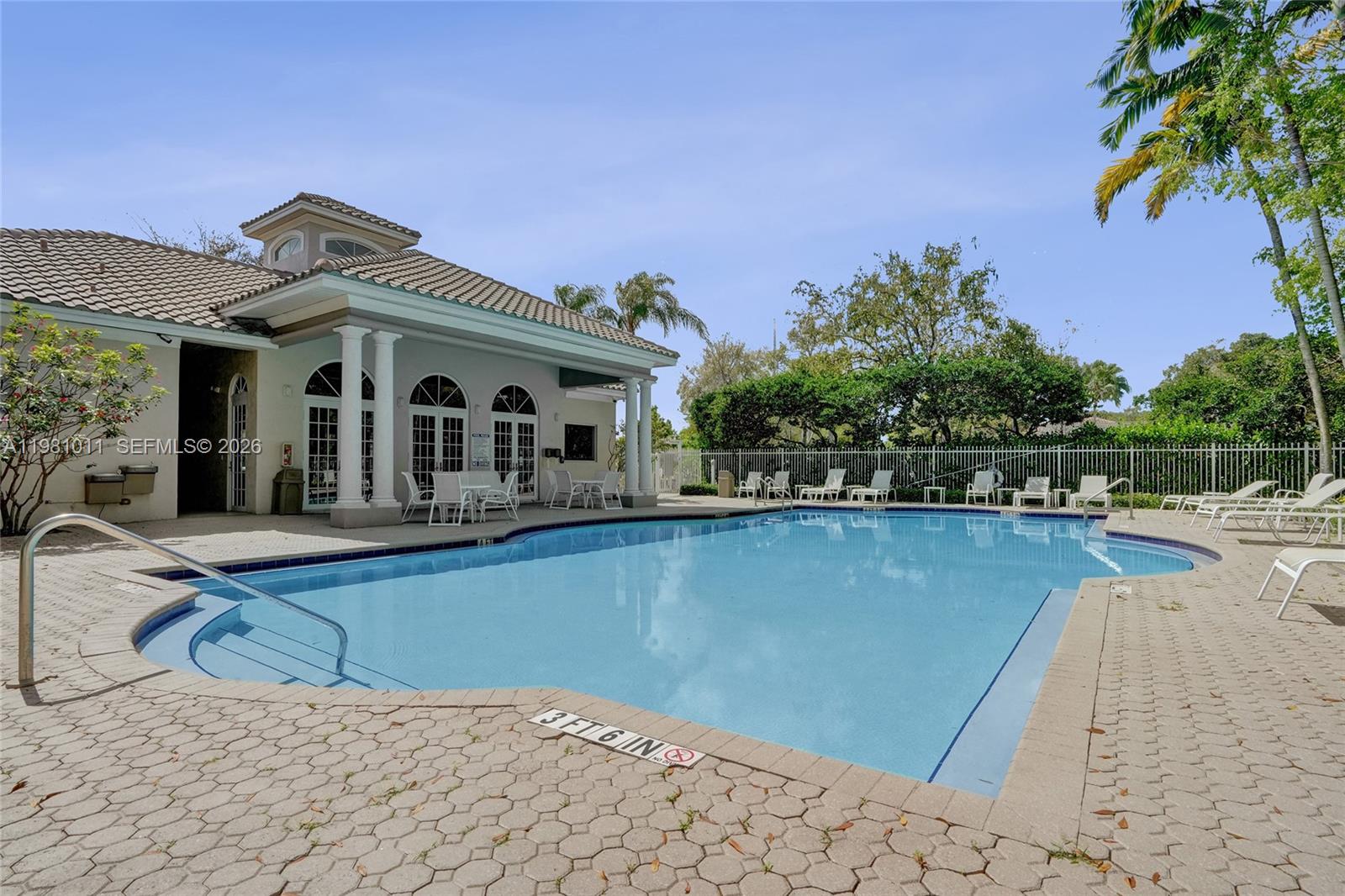 SAWGRASS EXCHANGE PLAT - Residential