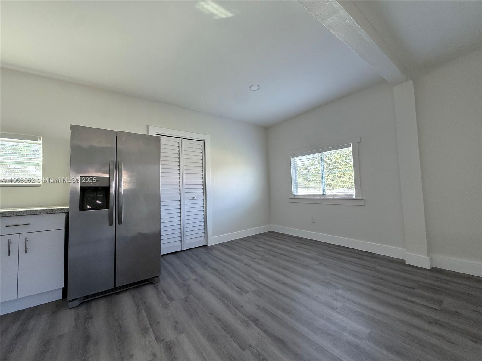 SOUTH BAY ESTATES - Residential Lease