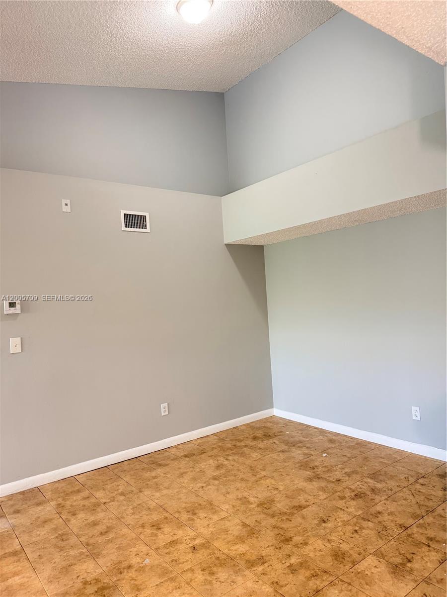 VISCONTI CONDO - Residential