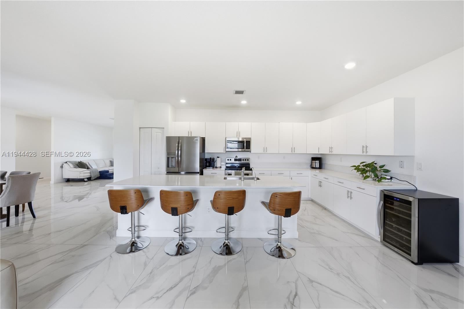 VALENCIA ACRES - Residential