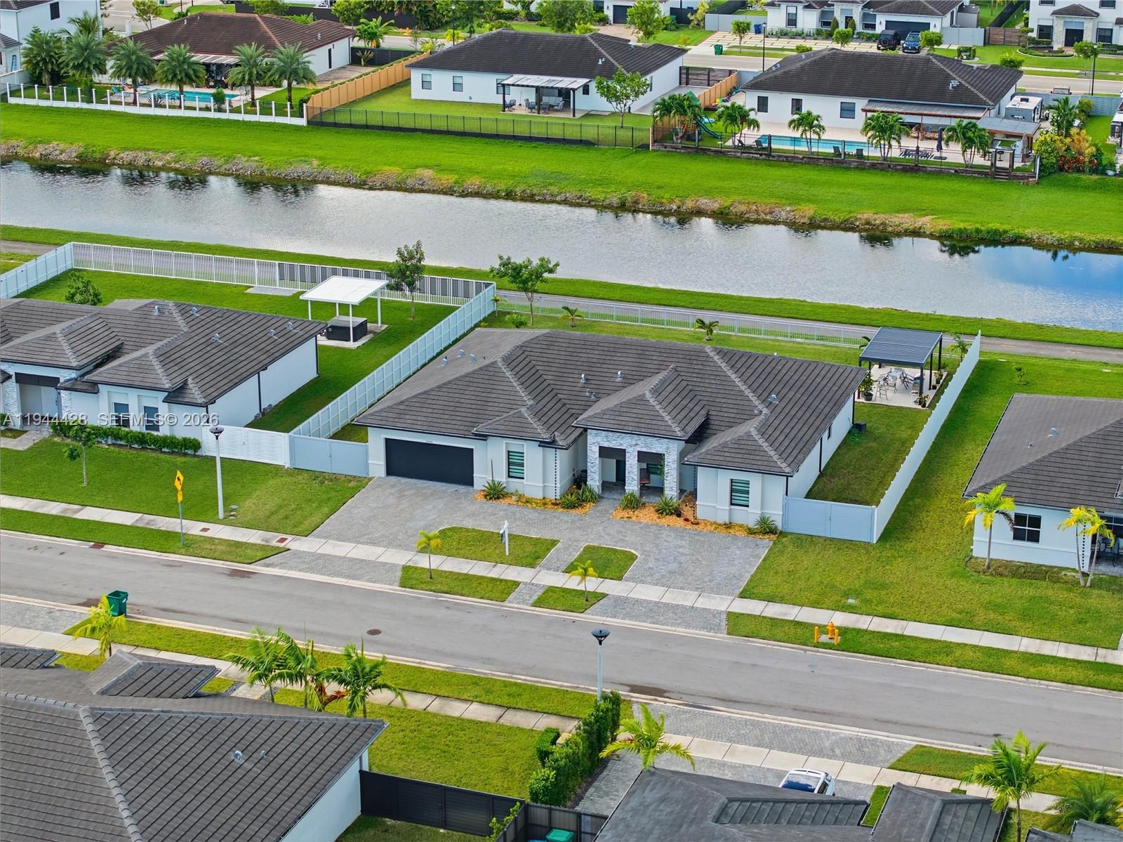 CAPLE FARMS SOUTH - Residential