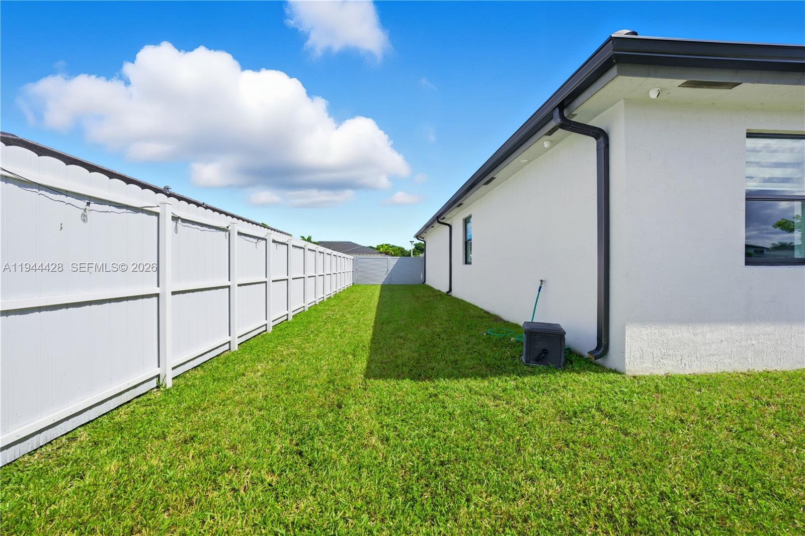 VALENCIA ACRES - Residential