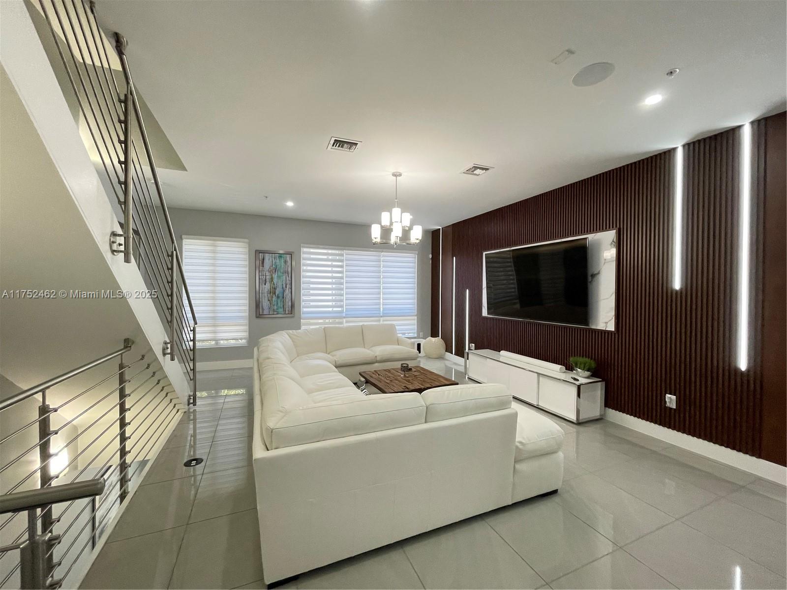 LANDMARK AT DORAL - Residential