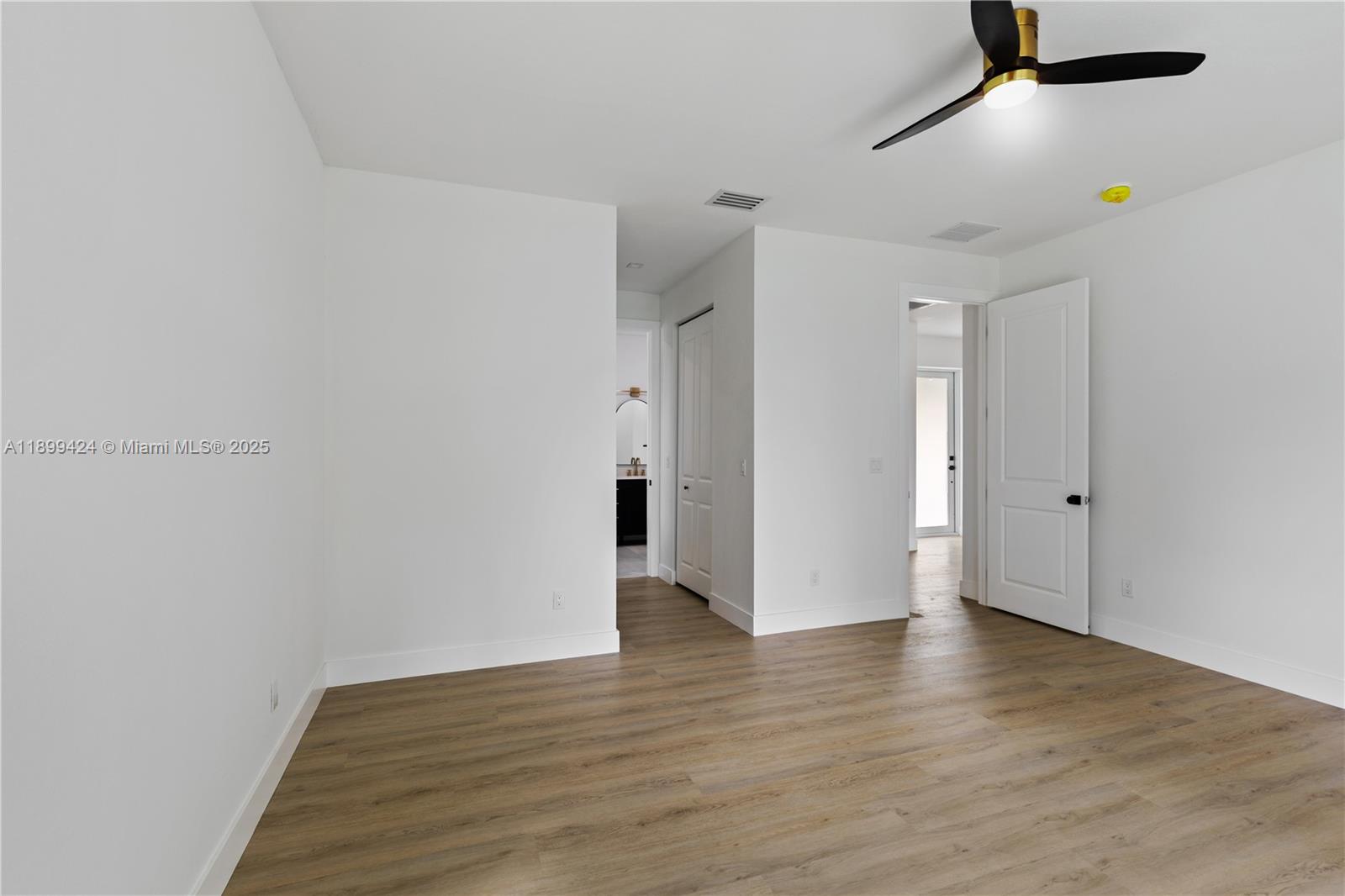 SUN N LAKES EST - Residential