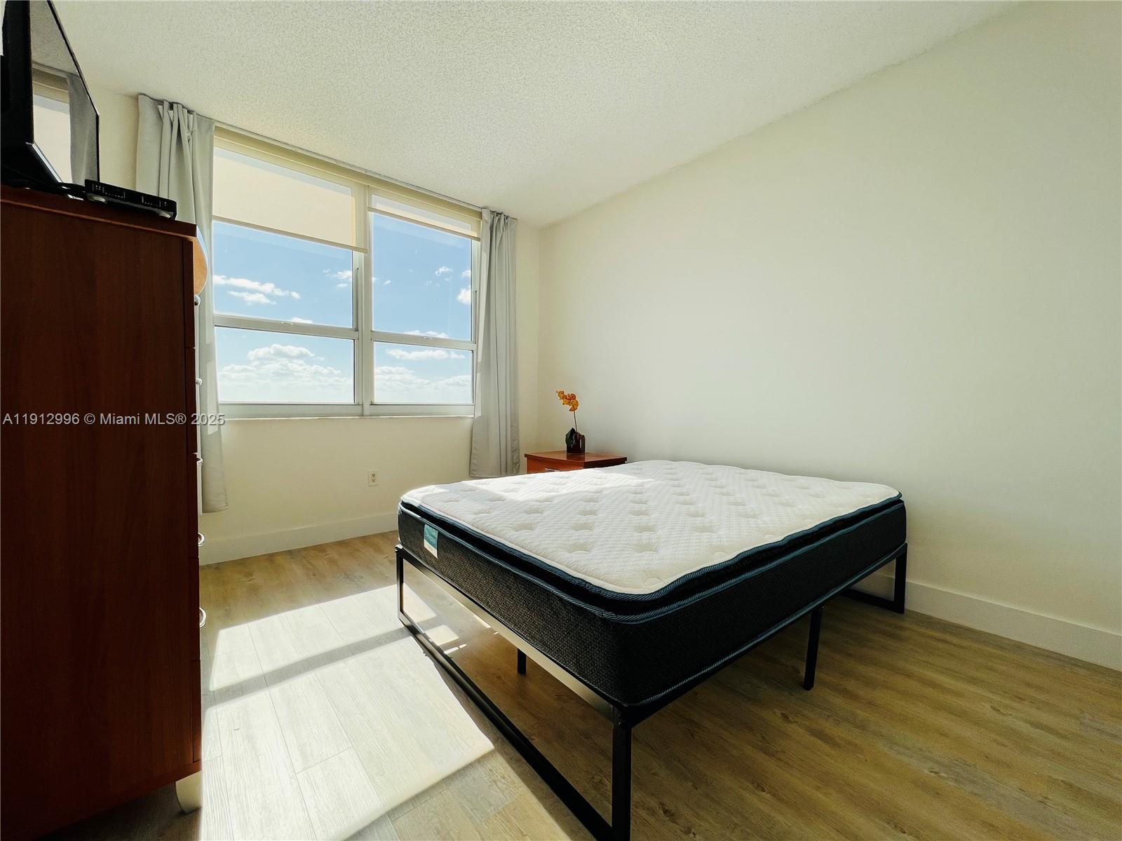 THE MARK ON BRICKELL - Residential Lease