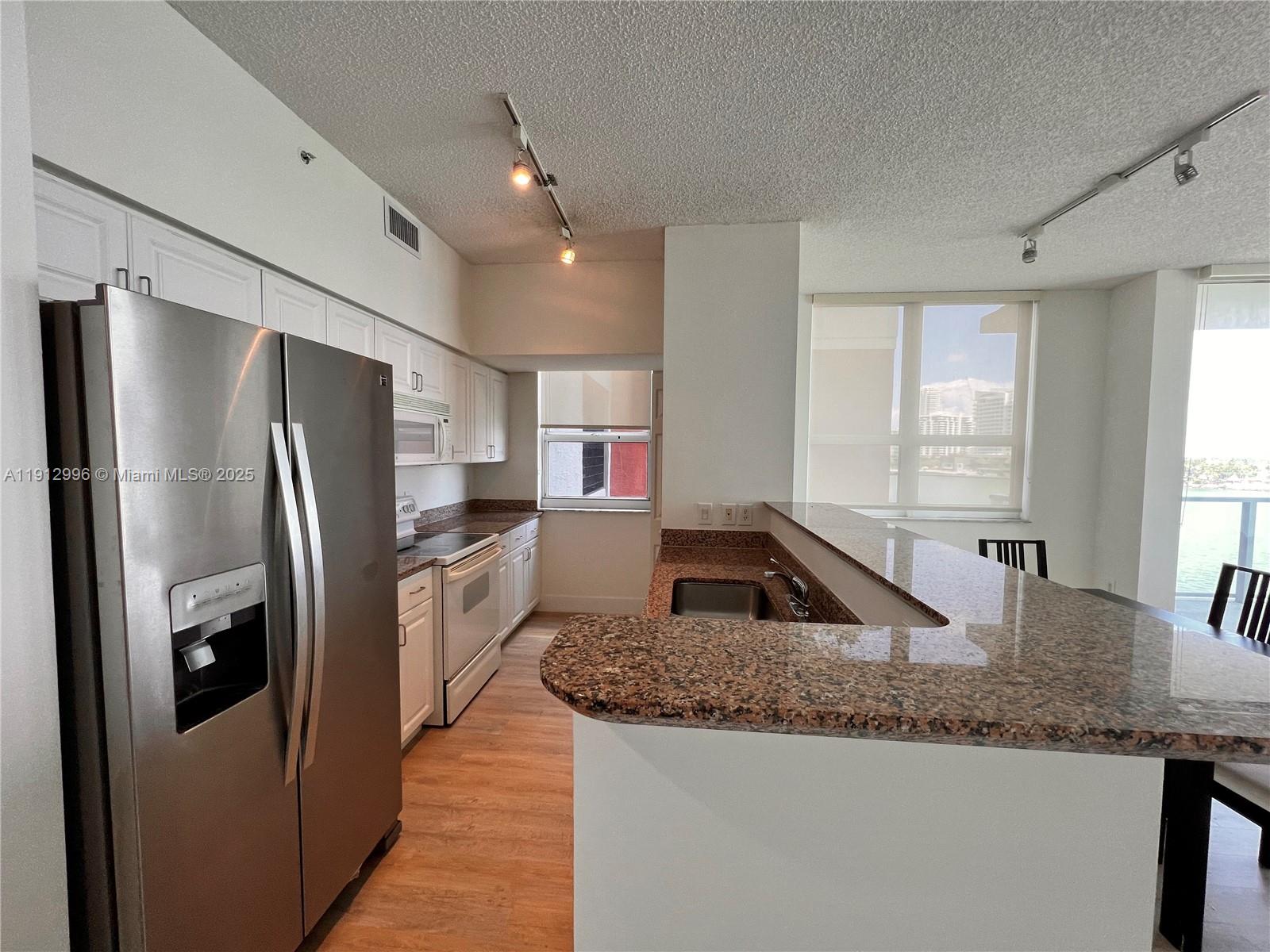 THE MARK ON BRICKELL - Residential Lease