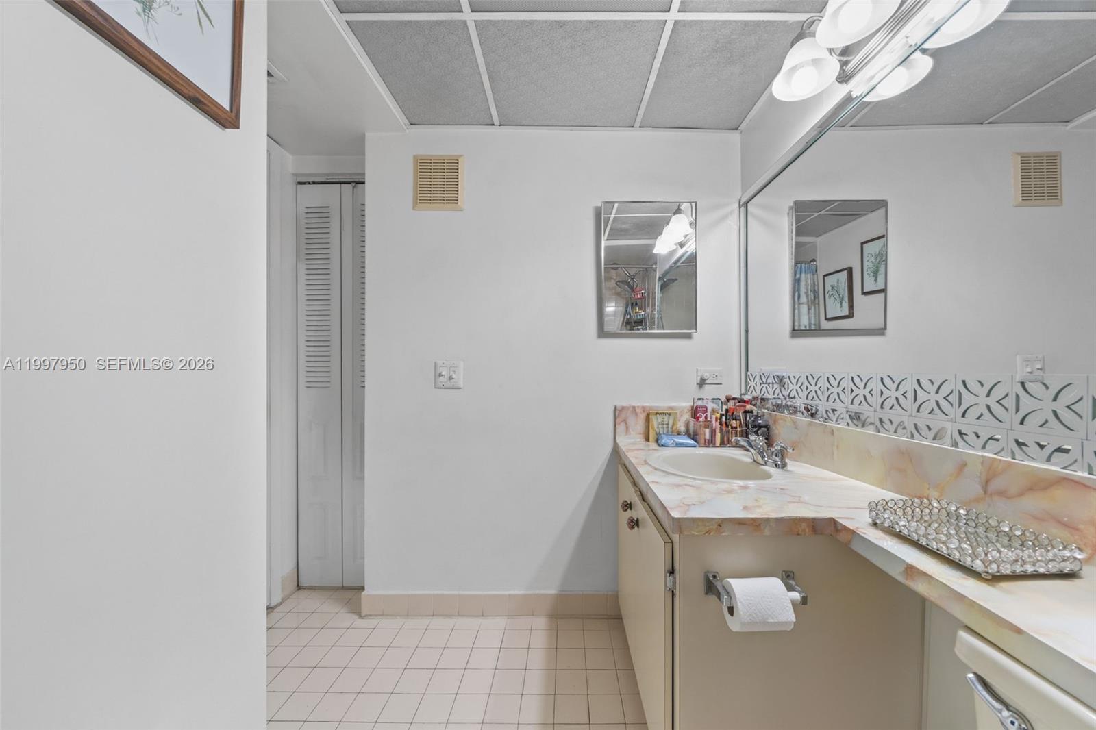 LAS VISTAS AT DORAL CONDO - Residential