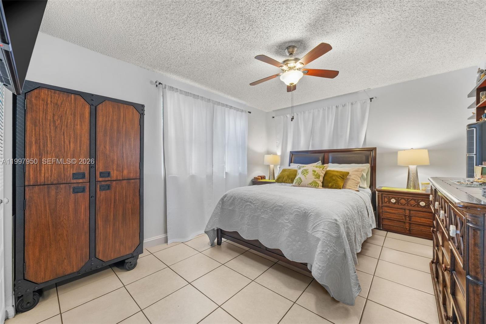 LAS VISTAS AT DORAL CONDO - Residential