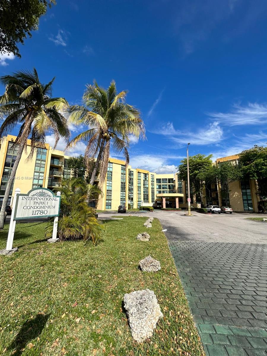 11780 Sw 18th St 202-2, Miami, Broward County, Florida - 1 Bedrooms  
1 Bathrooms - 