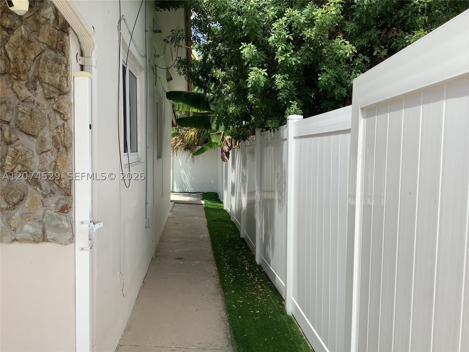11019 SW 5th St 11019