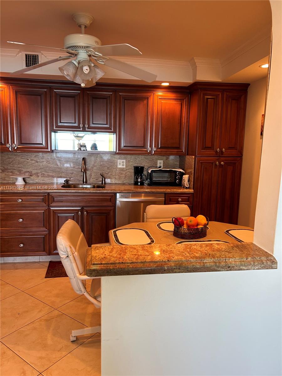 CAMBRIDGE TOWERS CONDO - Residential