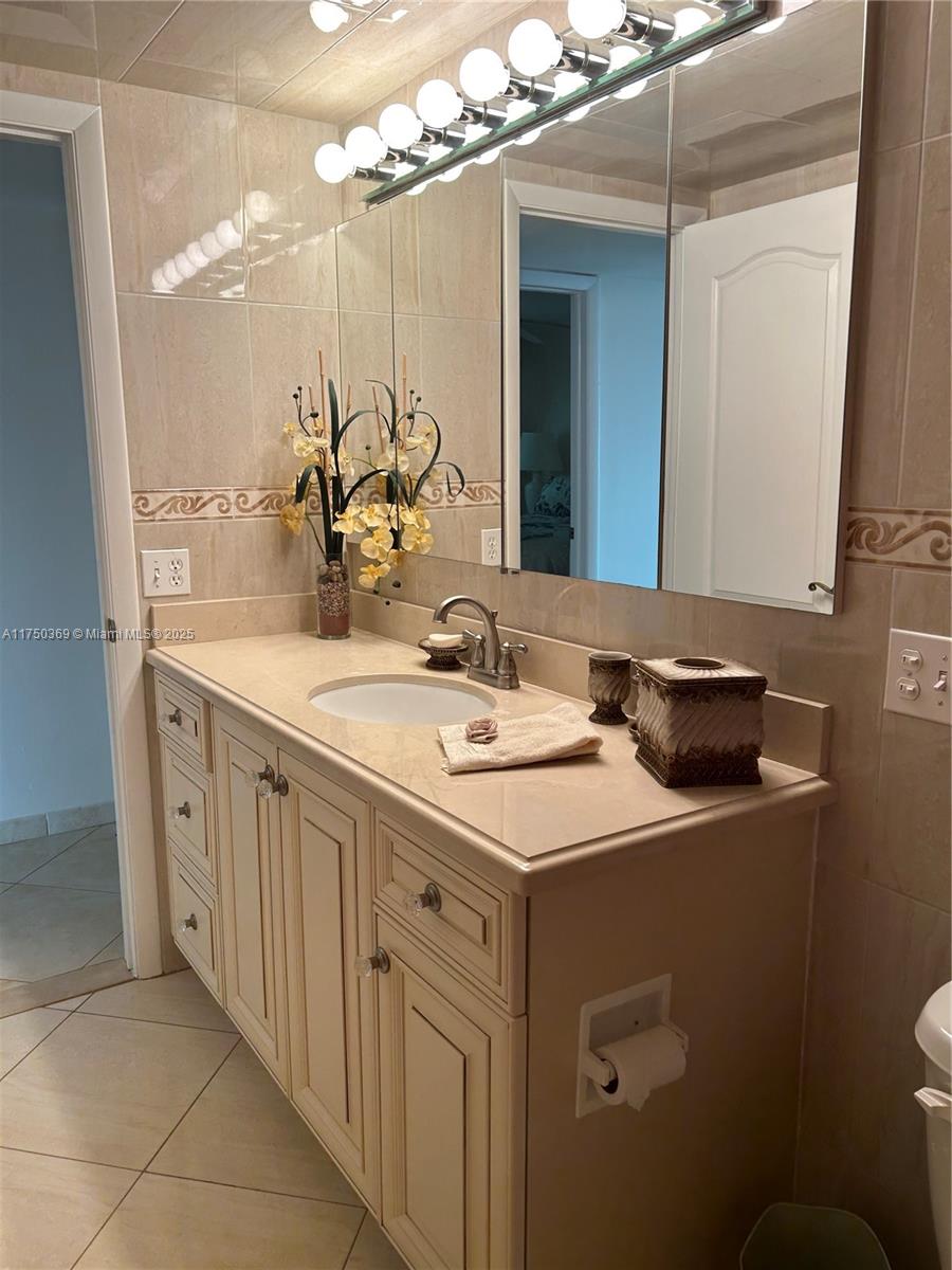 CAMBRIDGE TOWERS CONDO - Residential