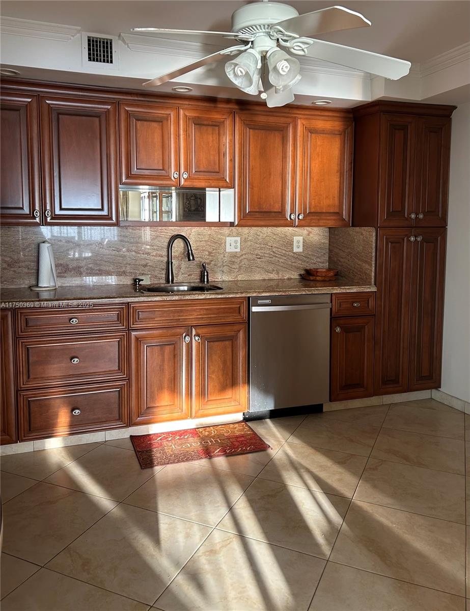 CAMBRIDGE TOWERS CONDO - Residential