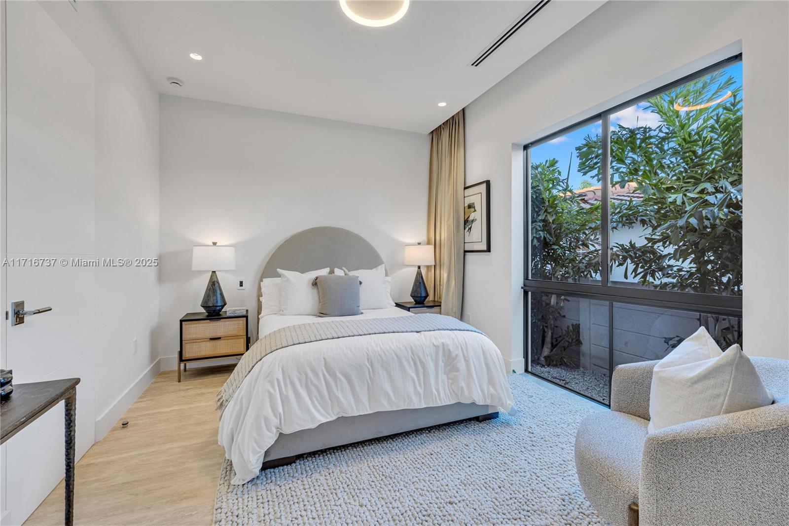 BISCAYNE BEACH-2ND ADDN - Residential