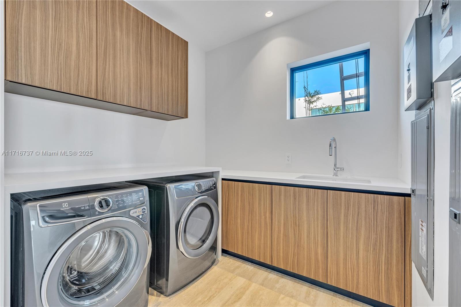 BISCAYNE BEACH-2ND ADDN - Residential