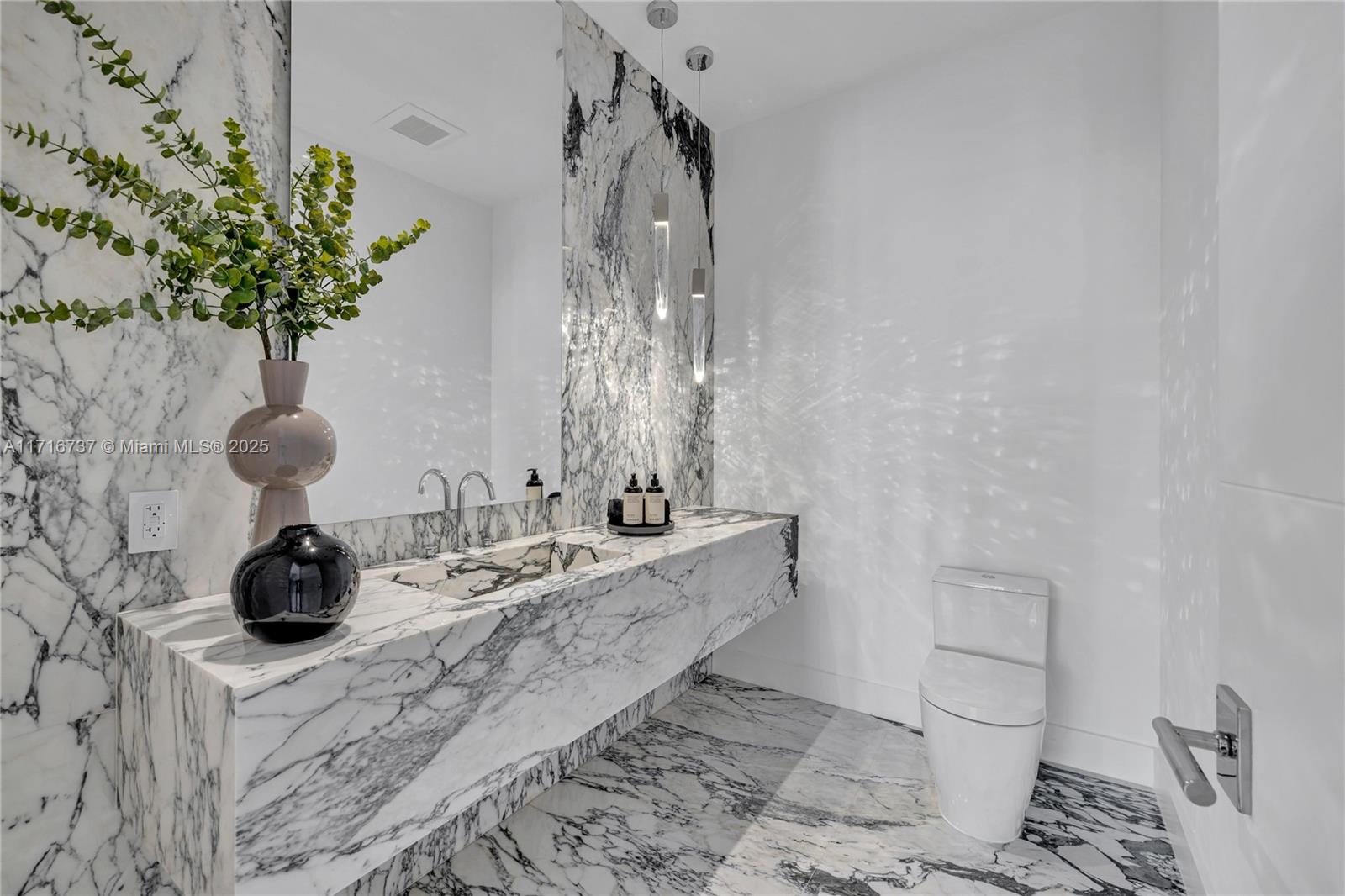 BISCAYNE BEACH-2ND ADDN - Residential