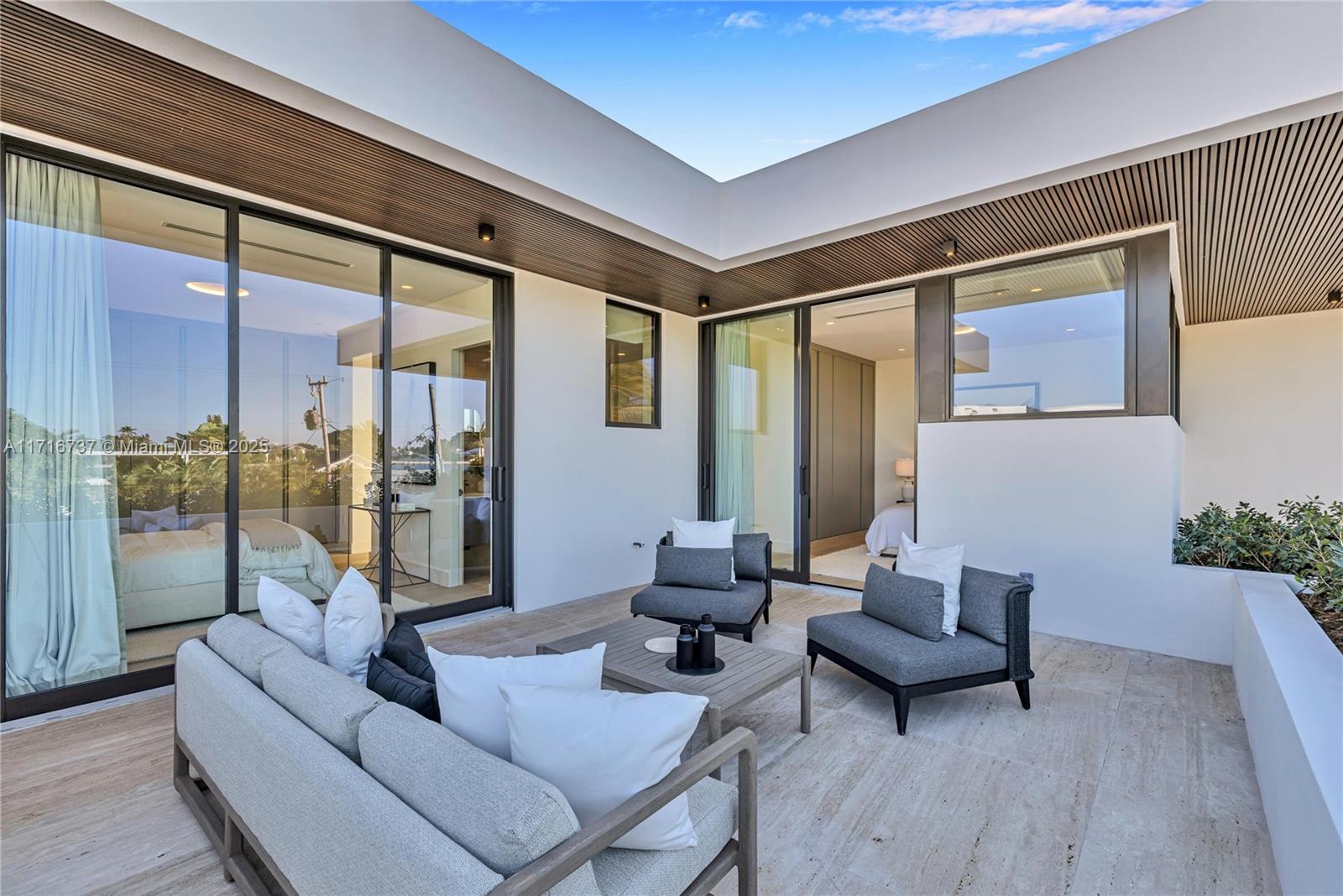 BISCAYNE BEACH-2ND ADDN - Residential