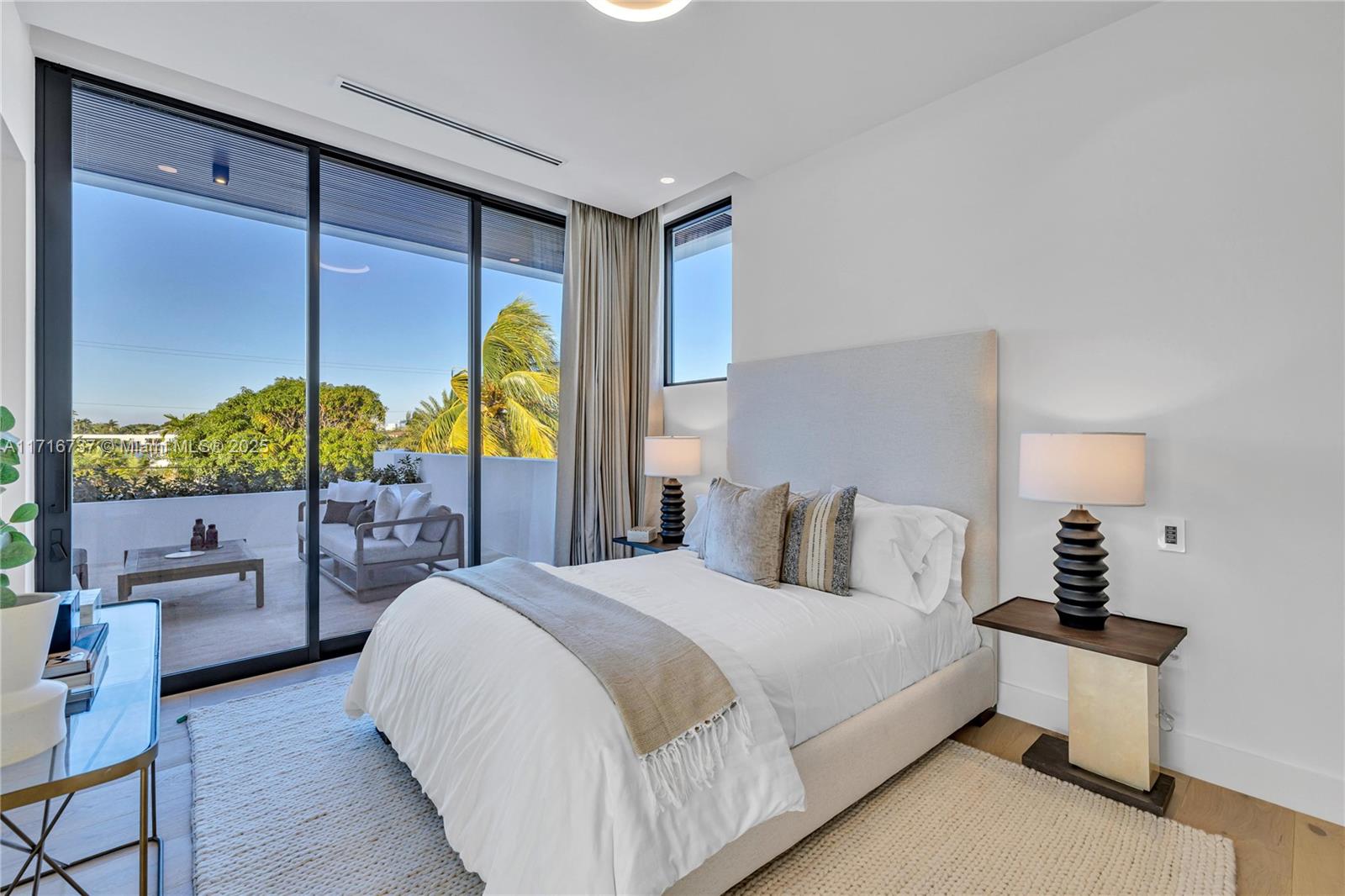 BISCAYNE BEACH-2ND ADDN - Residential