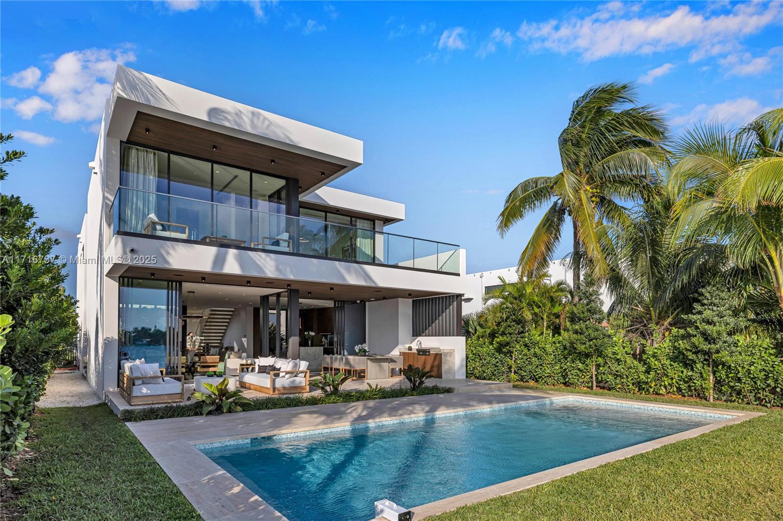 BISCAYNE BEACH-2ND ADDN - Residential