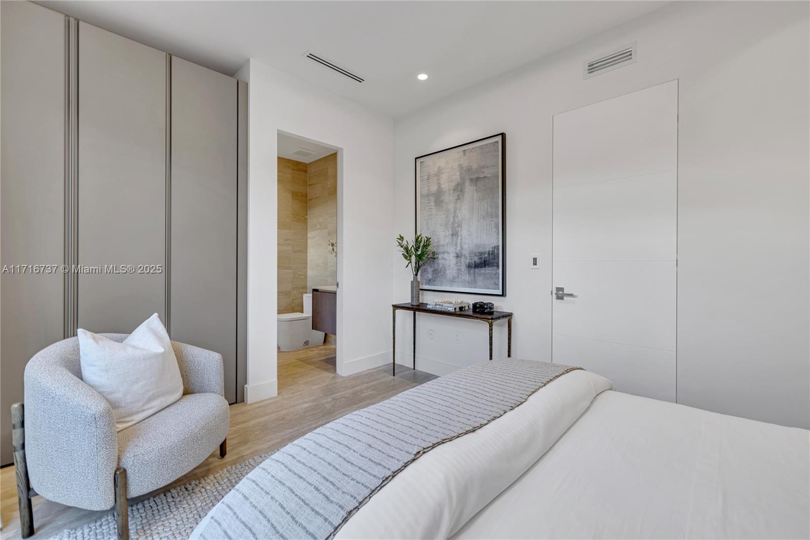 BISCAYNE BEACH-2ND ADDN - Residential