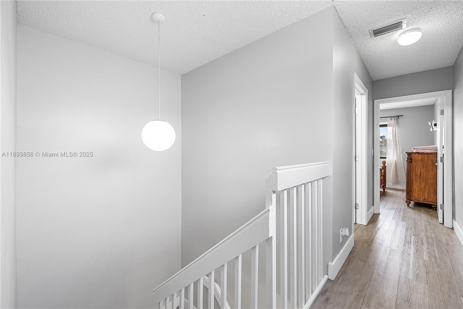 ISLAND CLUB - Residential