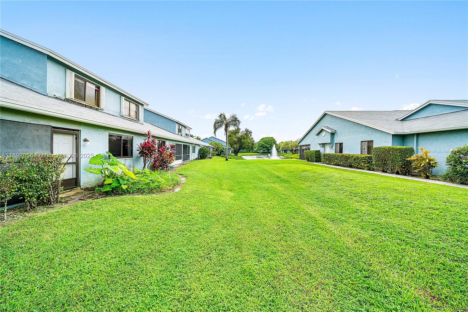 ISLAND CLUB - Residential