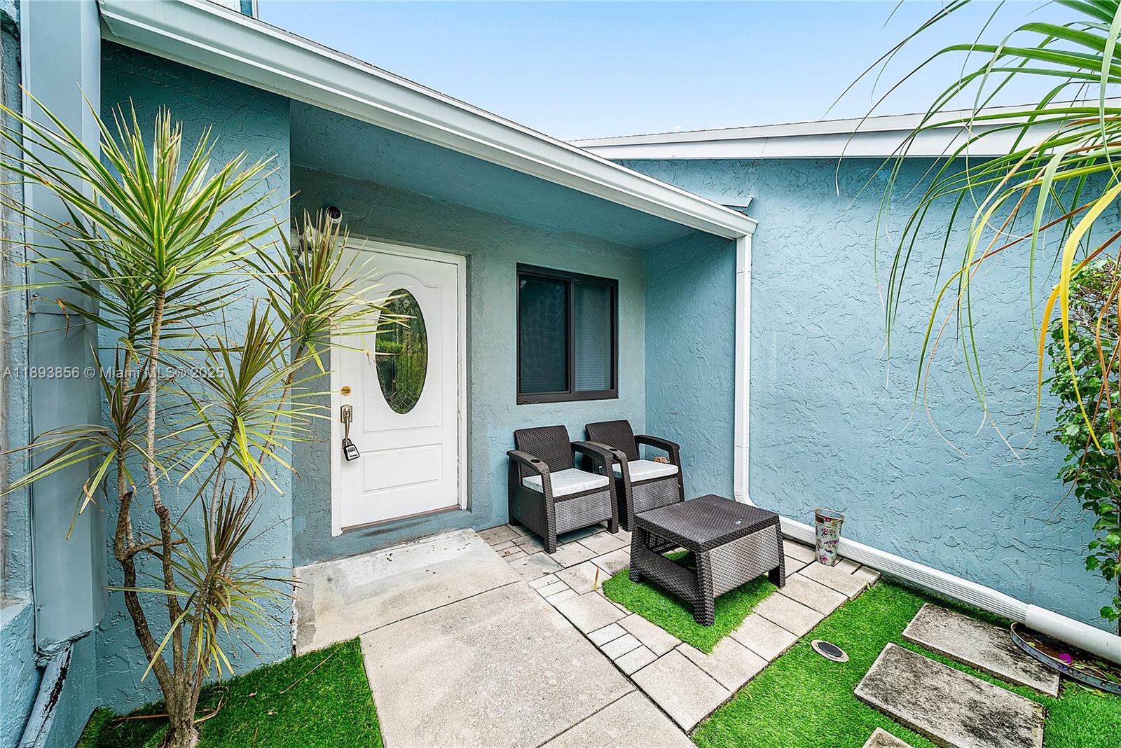 ISLAND CLUB - Residential