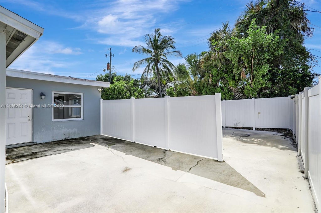 Photo of 709 NW 1st Way, Deerfield Beach, FL 33441 (MLS # A11466224)