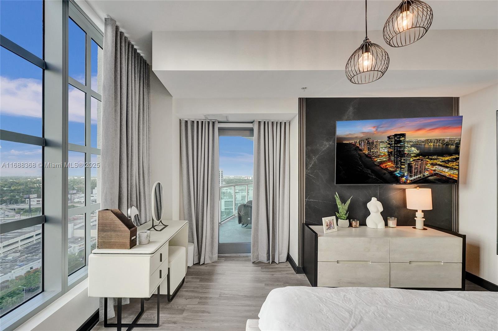 FOUR MIDTOWN MIAMI CONDO - Residential
