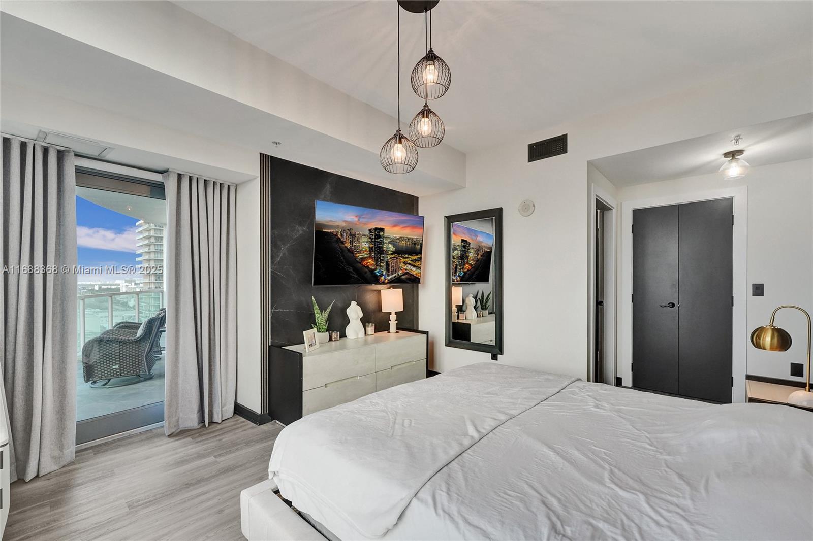 FOUR MIDTOWN MIAMI CONDO - Residential
