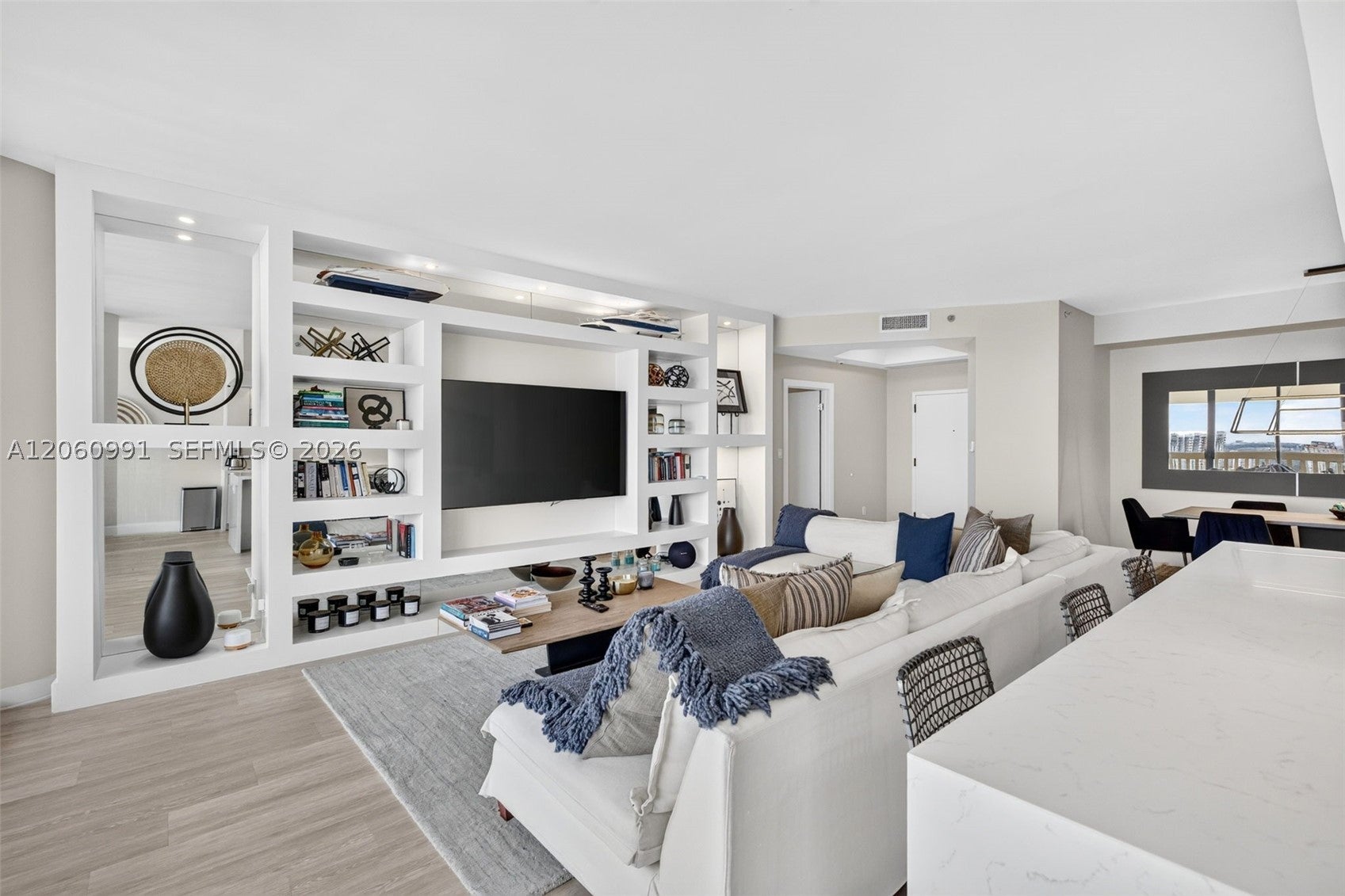 2000 Island Blvd 3010