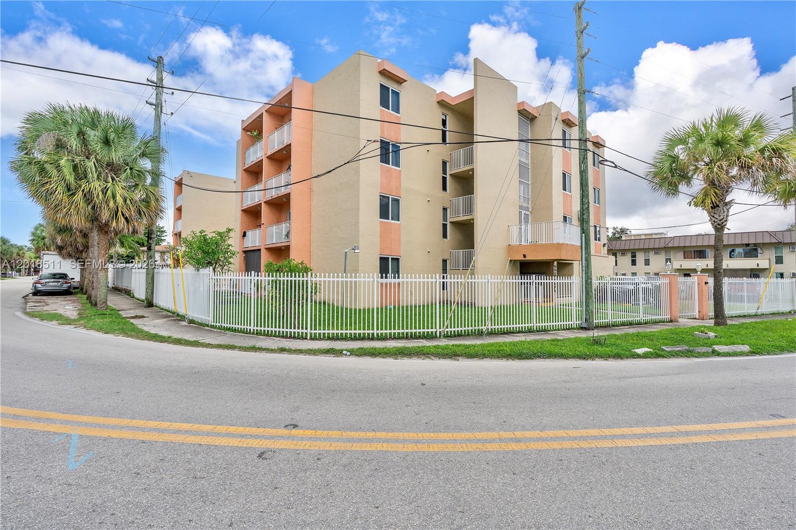 2400 NW 16th St Rd