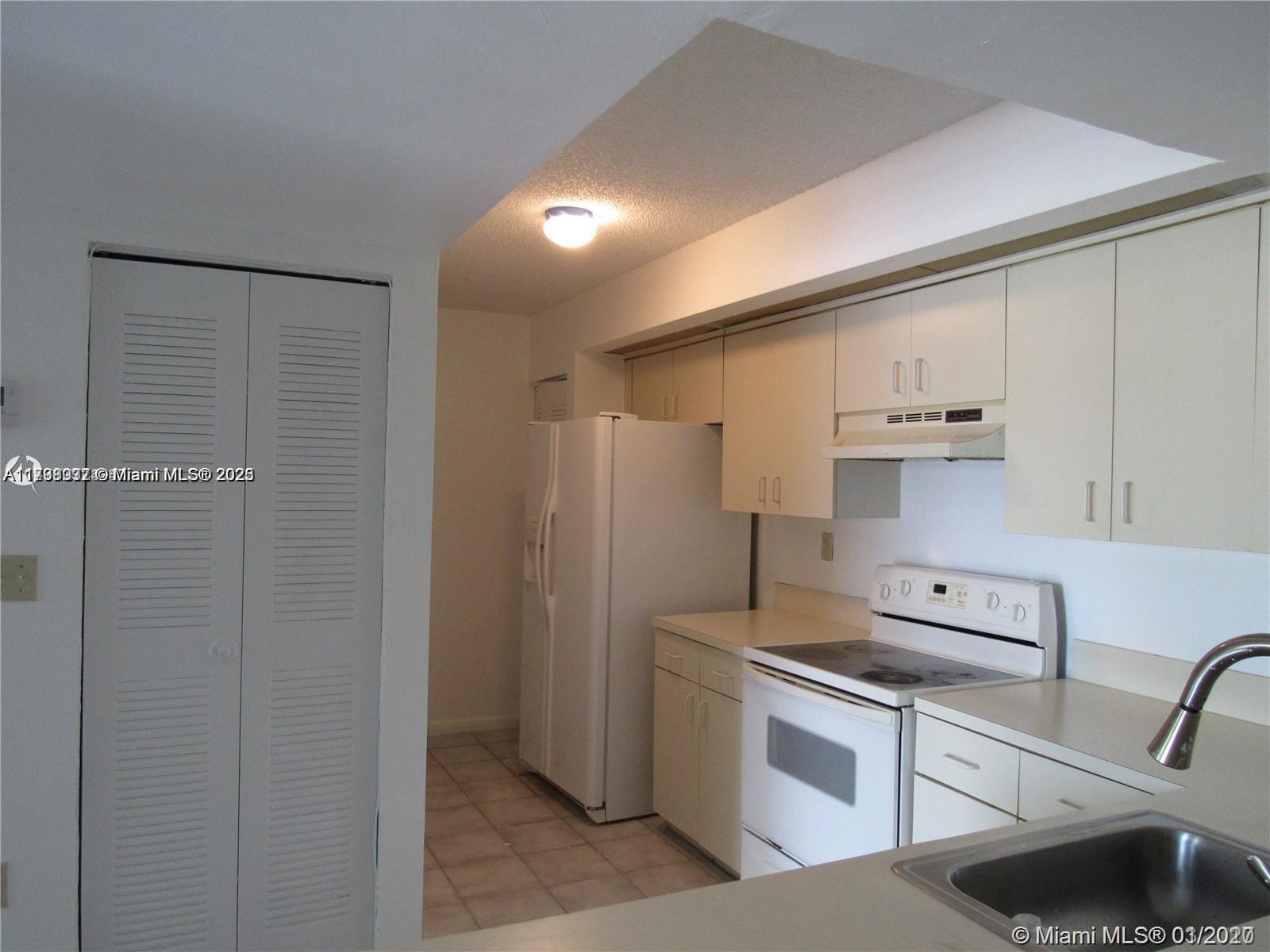 8590 Sw 212th St 307, Cutler Bay, Miami-Dade County, Florida - 1 Bedrooms  
1 Bathrooms - 