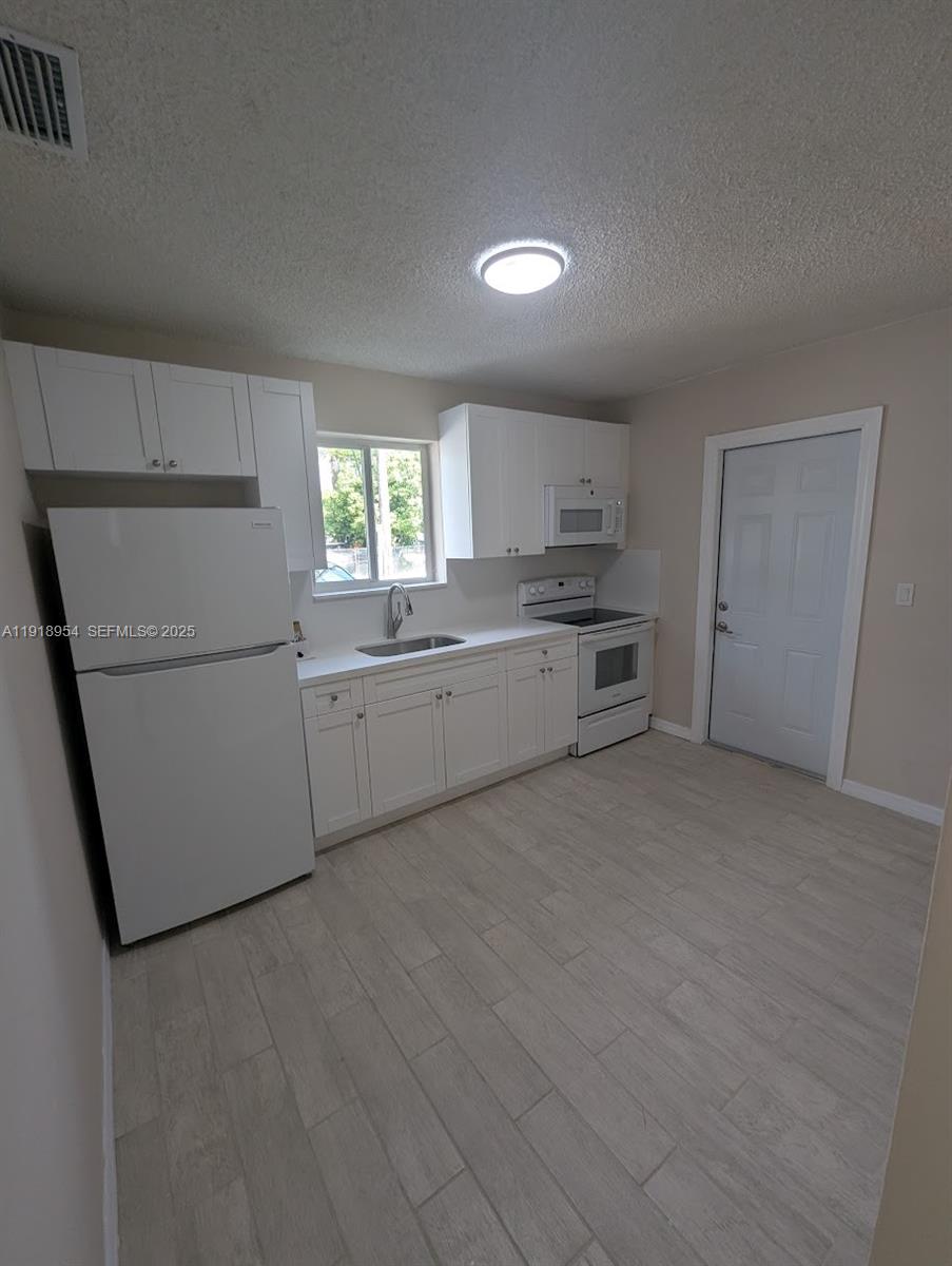 RIVERSEDGE - Residential Lease