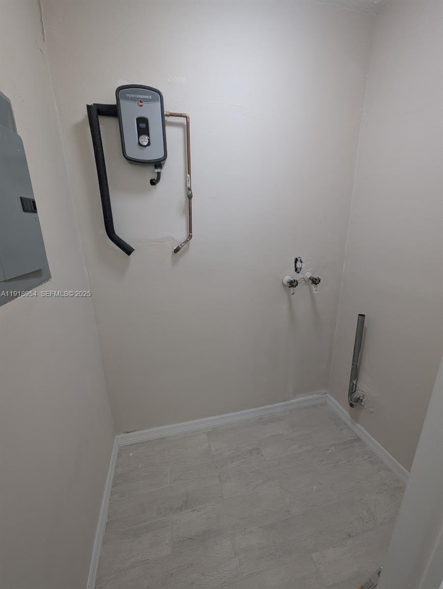 RIVERSEDGE - Residential Lease