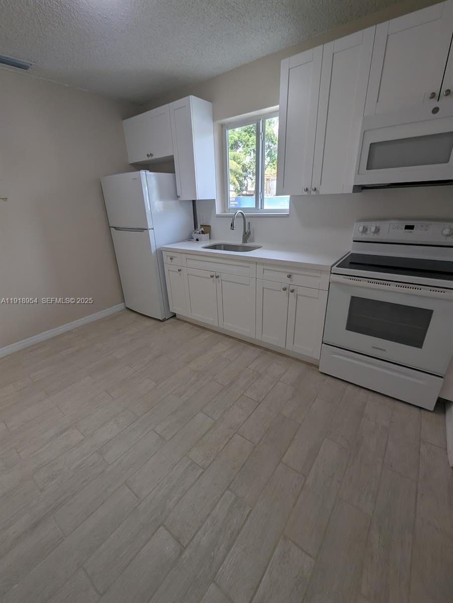 RIVERSEDGE - Residential Lease