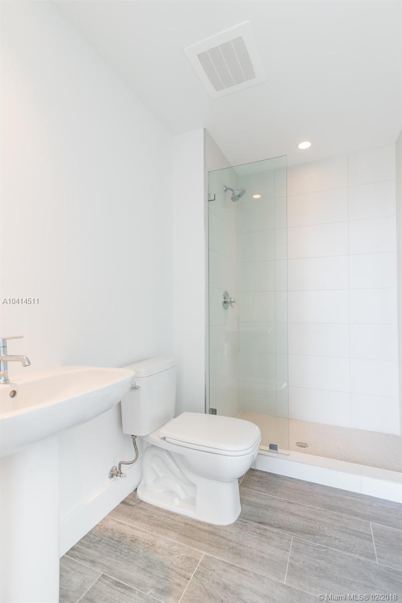 BISCAYNE BEACH CONDO - Residential Lease