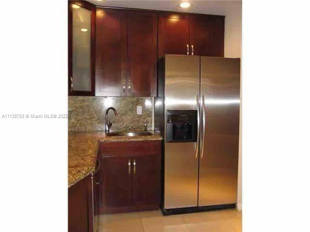 OLYMPUS CONDO PH A - Residential