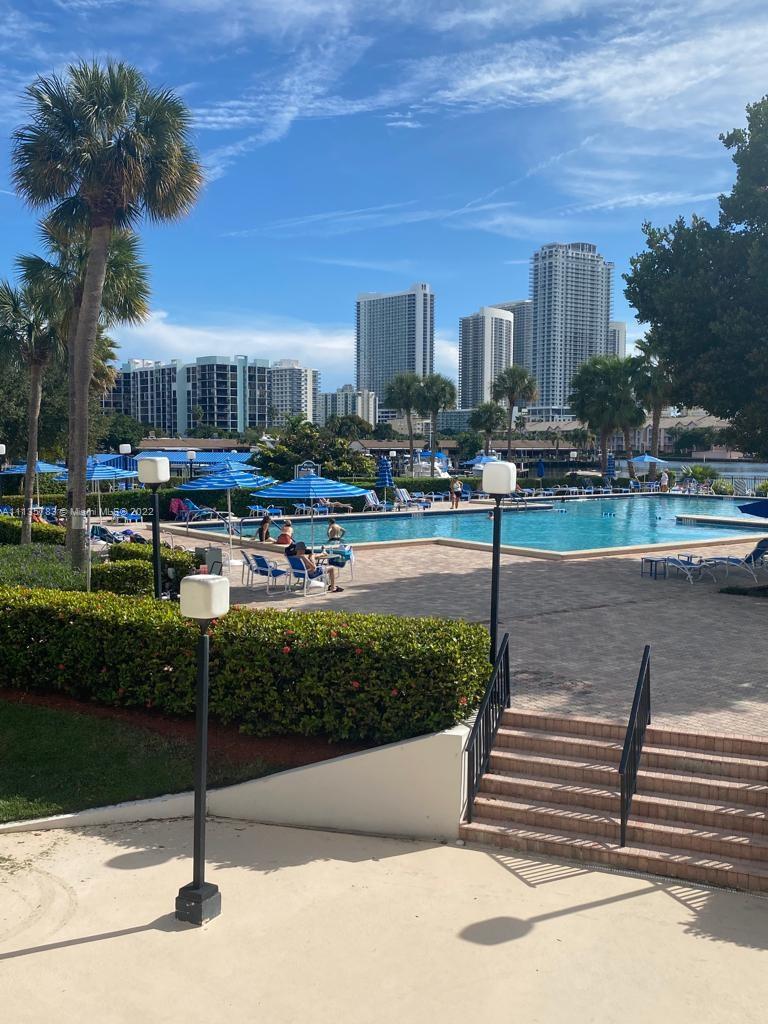 OLYMPUS CONDO PH A - Residential