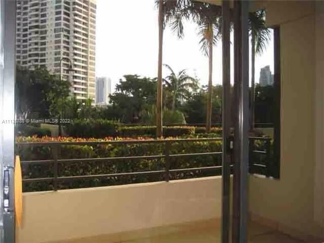 OLYMPUS CONDO PH A - Residential