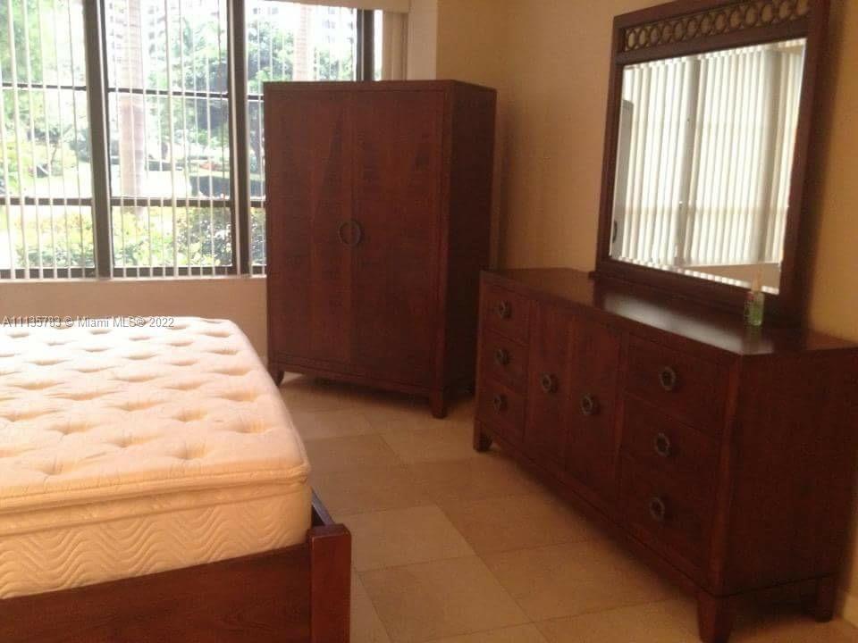 OLYMPUS CONDO PH A - Residential