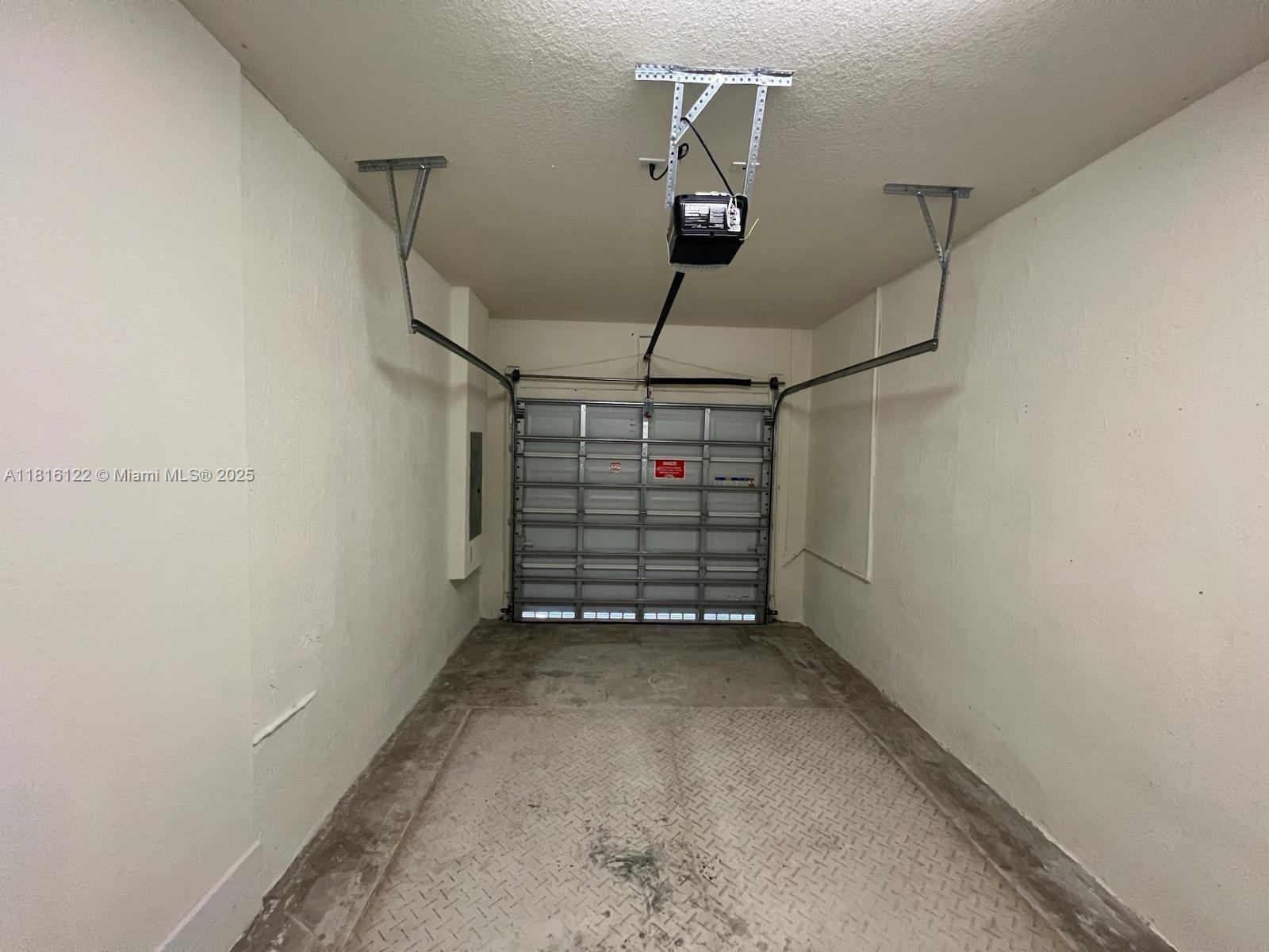 AQUABELLA NORTH REPLAT - Residential Lease