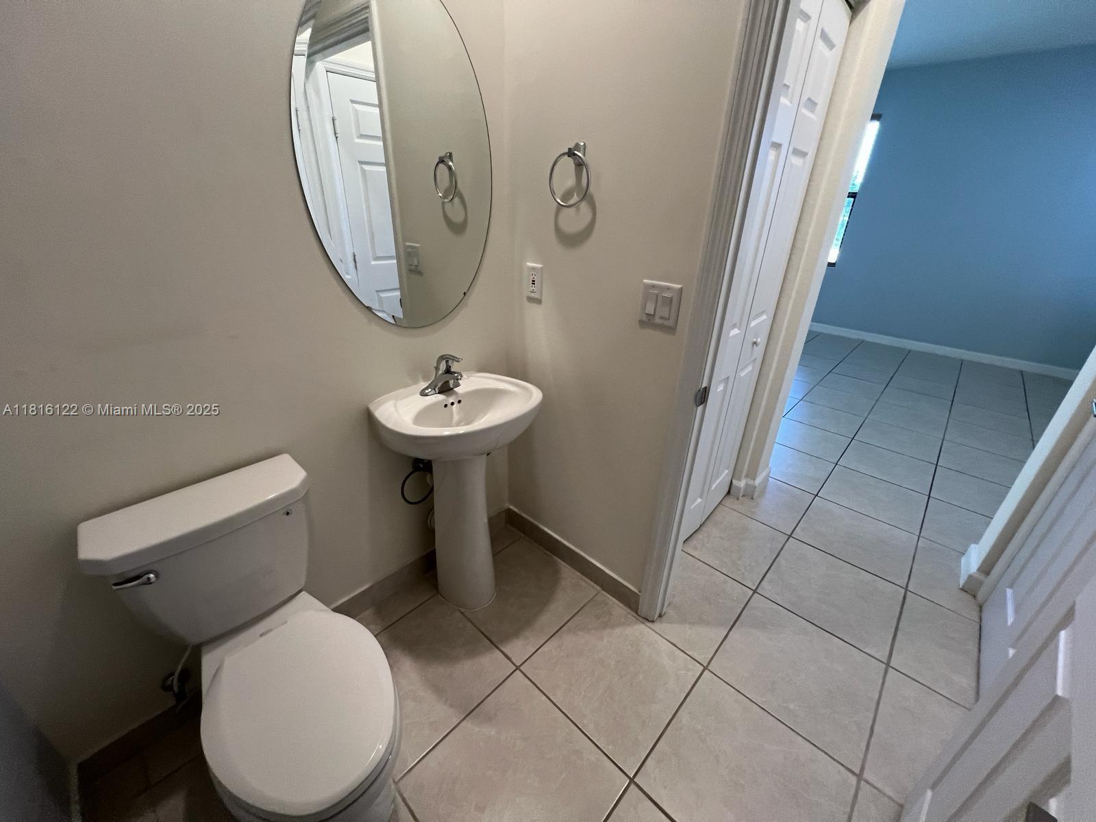 AQUABELLA NORTH REPLAT - Residential Lease
