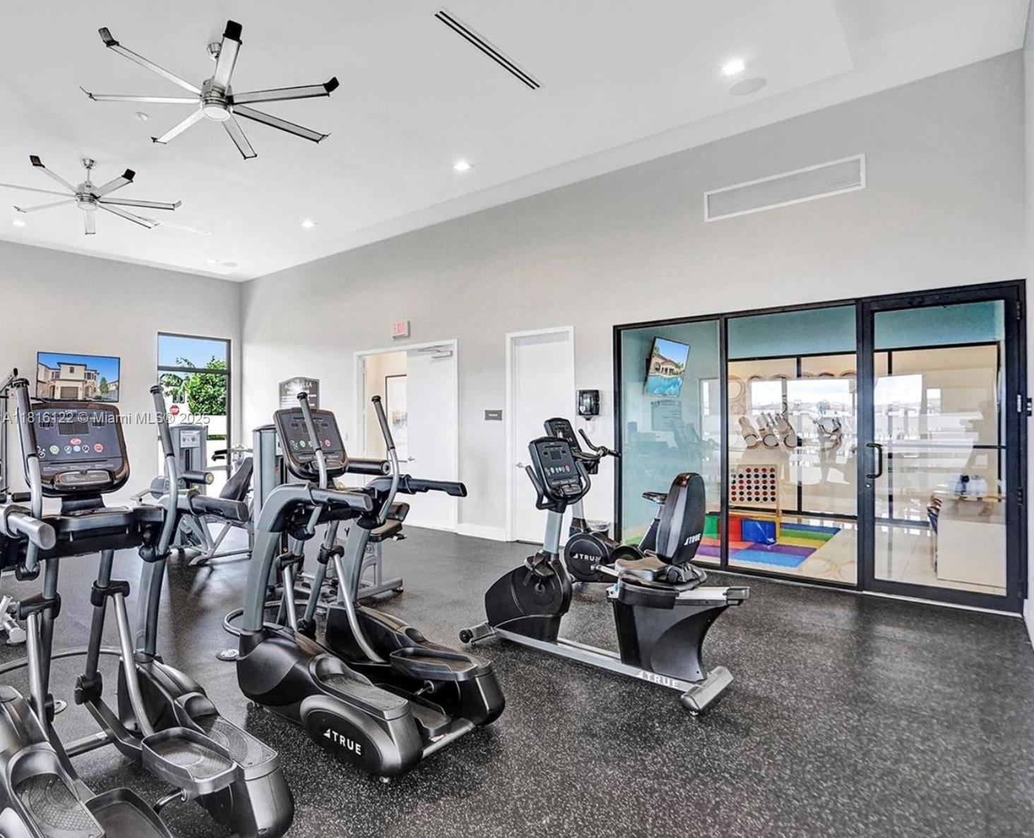 AQUABELLA NORTH REPLAT - Residential Lease