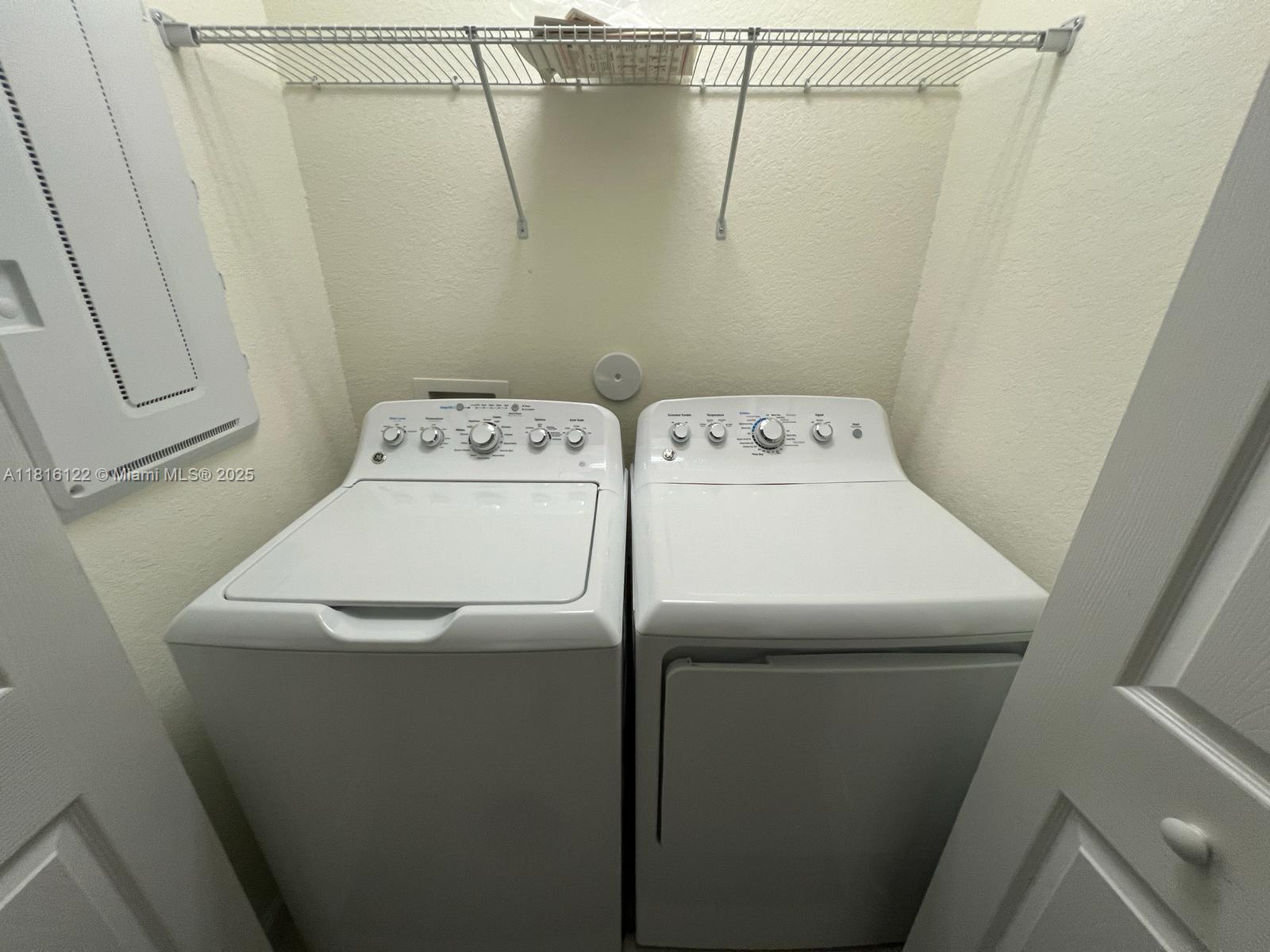 AQUABELLA NORTH REPLAT - Residential Lease
